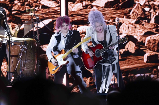 Sisters of Avalon ライブ写真